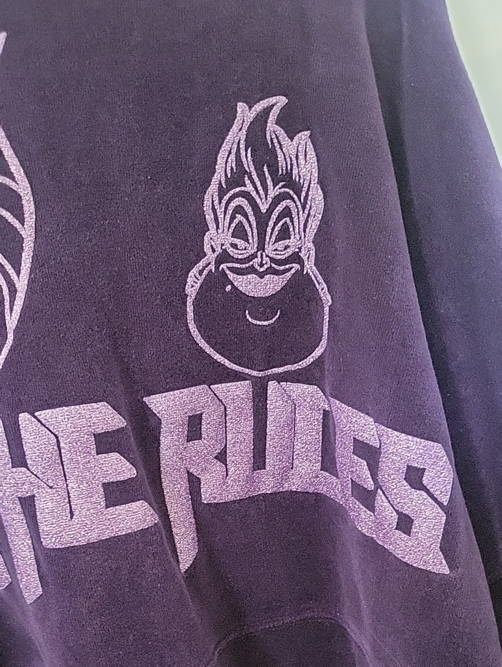 Disney Villans Spirit Jersey in a Dark Purple Velvetish Fabric Size XL - Picture 13 of 16